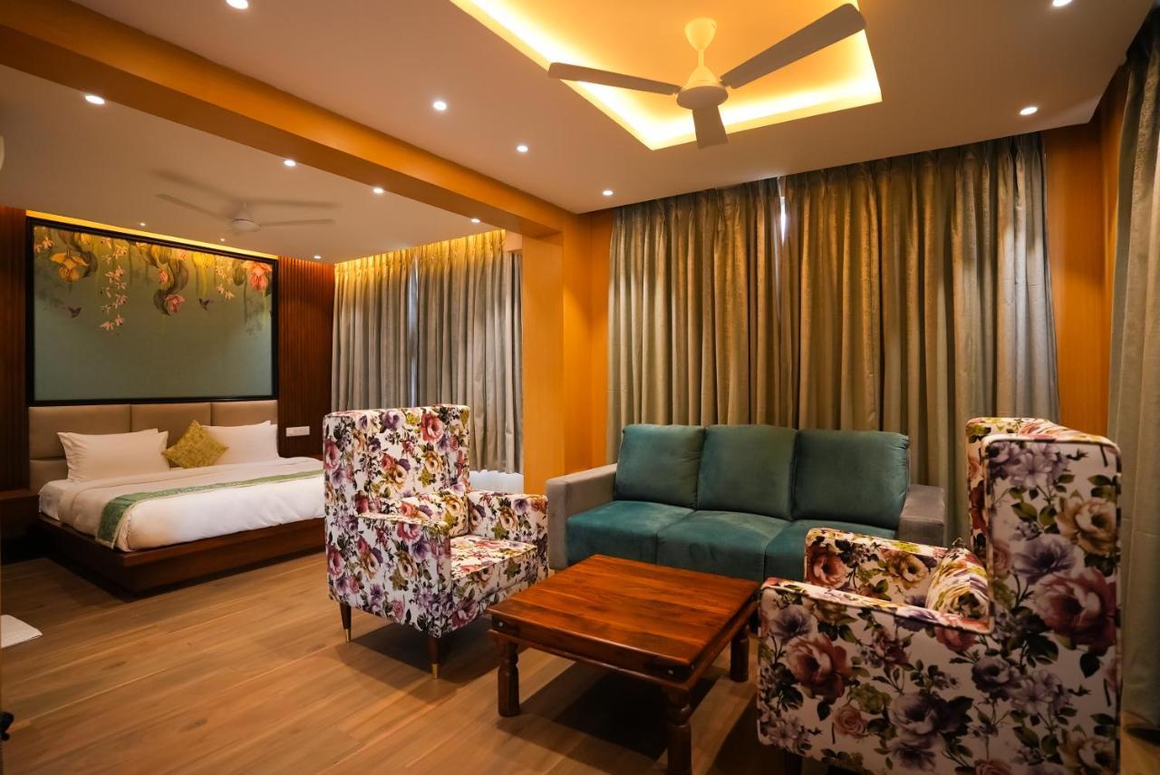 Hotel Sunrise Hospitality Vijayawāda Exterior foto