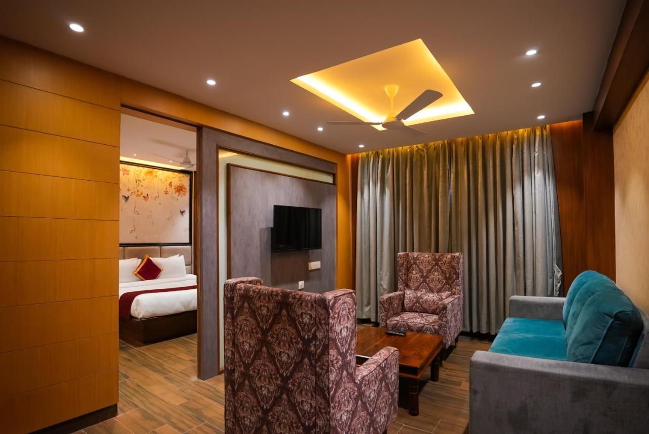 Hotel Sunrise Hospitality Vijayawāda Exterior foto
