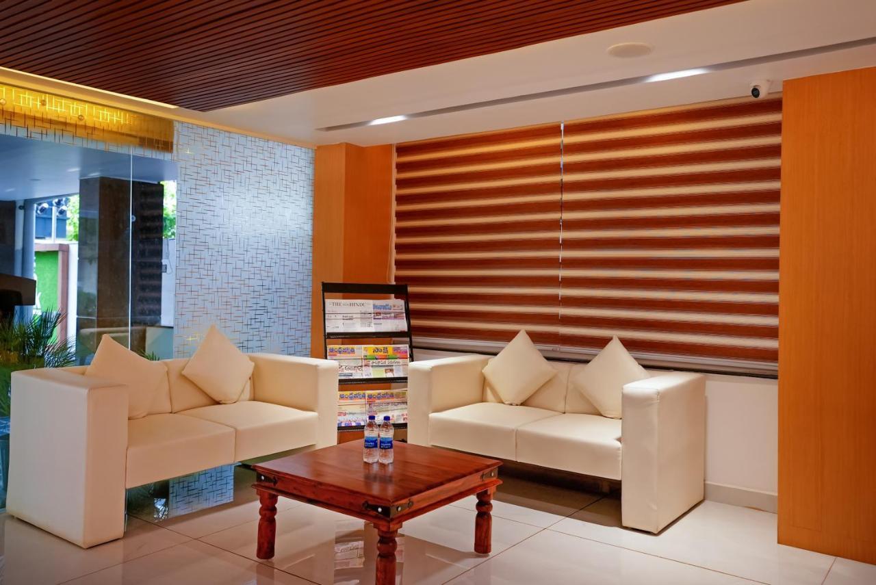 Hotel Sunrise Hospitality Vijayawāda Exterior foto